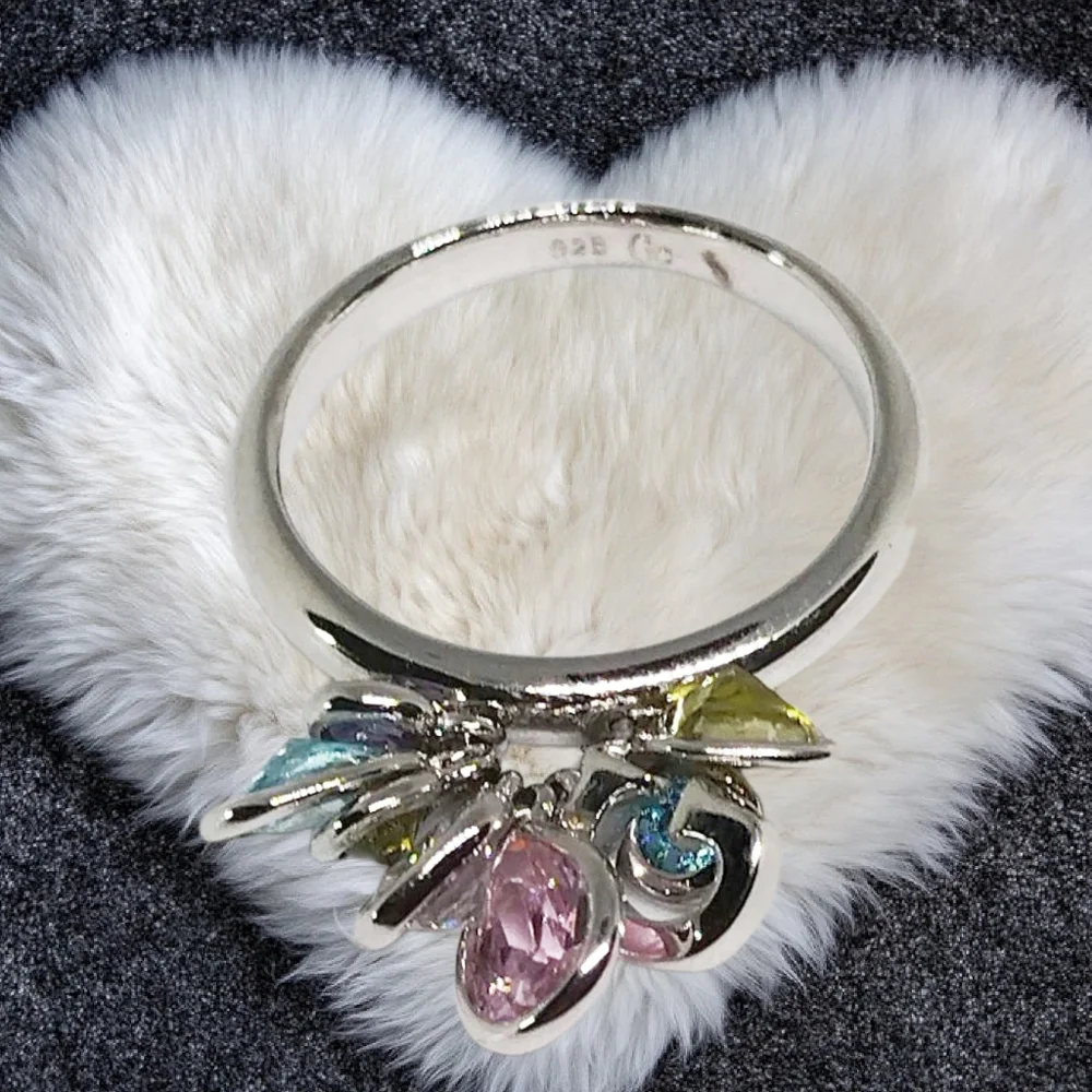 GC GUESS COLLECTION ~ Elegant Multi-Stone Silver Ring